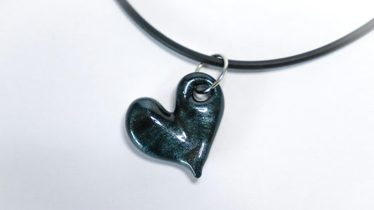 Why Heart Charms Make Perfect Personalized Gifts for the Holidays: A Guide to Choosing the Ideal Keepsake