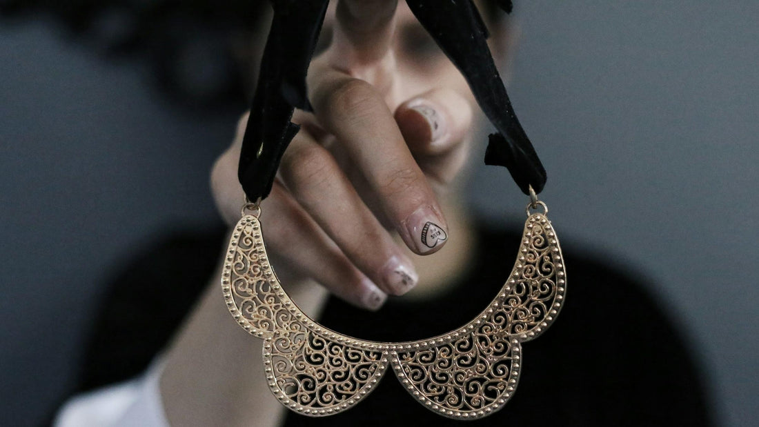 How to Choose Choker Necklaces with Unique Textures for Your Collection