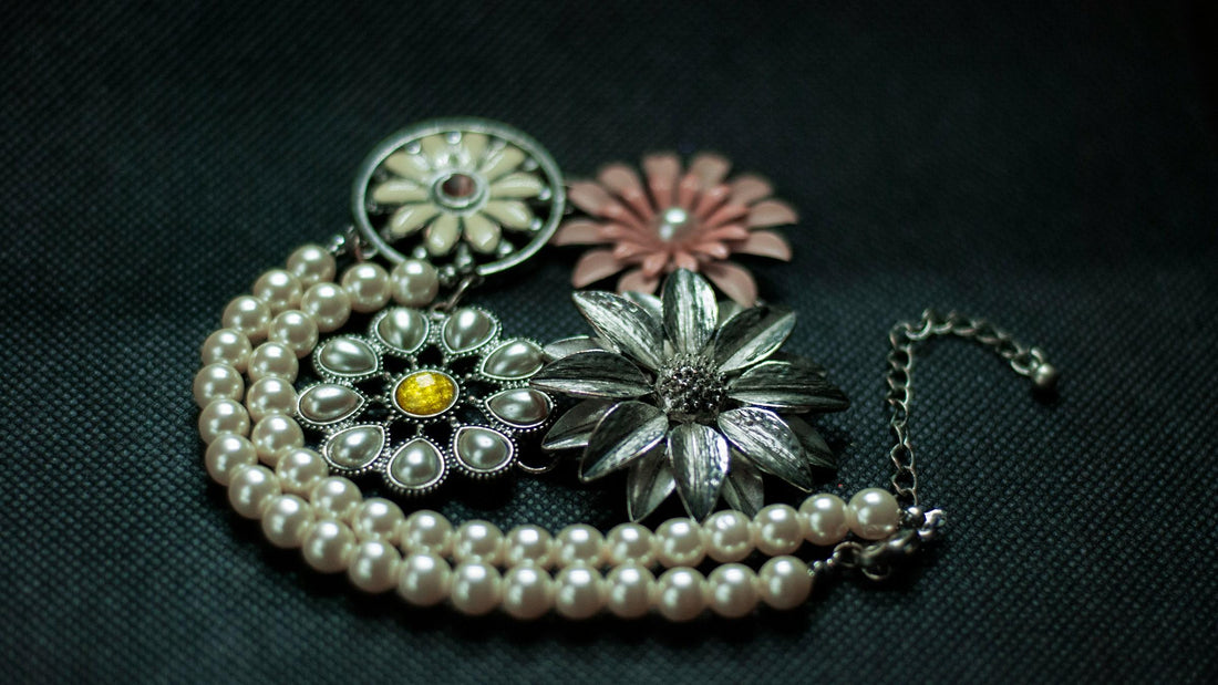 When Should You Wear Bold Pearls with Geometric Designs to Make a Statement?