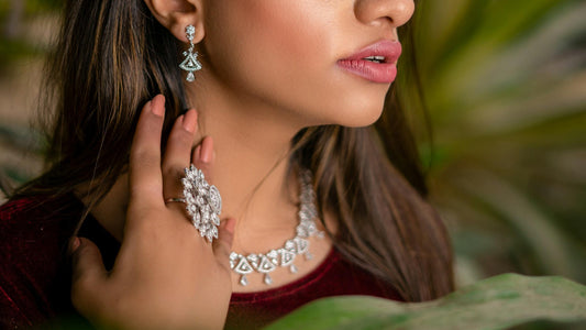 Why Autumn Is the Perfect Season for Bold Jewelry: A Style Guide