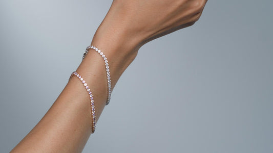 When Should You Choose Delicate Bracelets Over Bolder Pieces? A Guide to Subtle Elegance