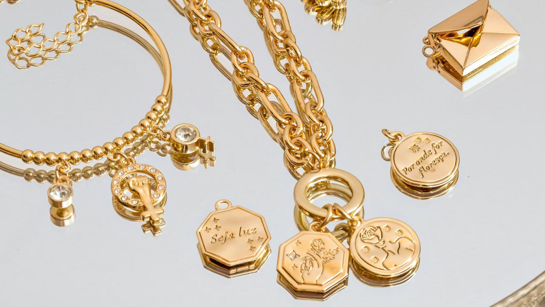 How to Build a Capsule Jewelry Collection