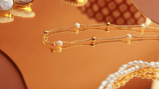 How to Wear Pearls with Mixed Metals for a Sophisticated Look