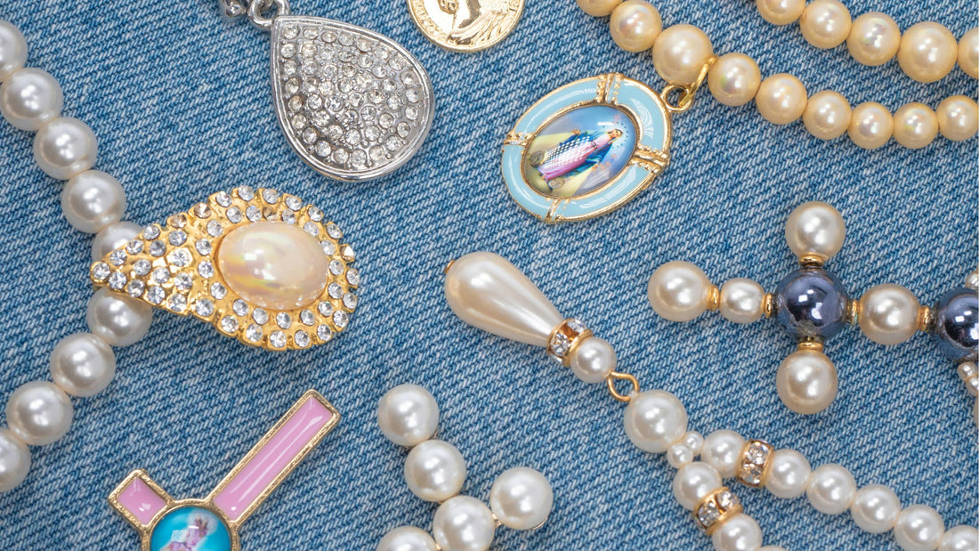 What Are the Key Features of Bold Pearl Jewelry with a Twist?