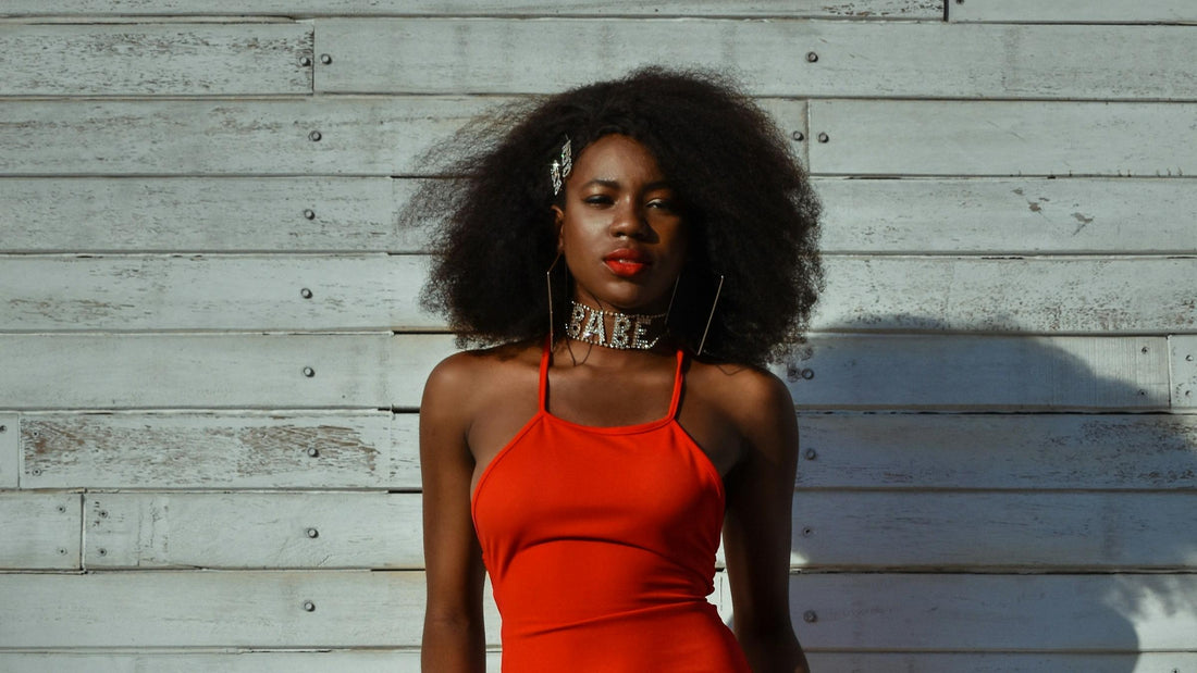 How to Style Chunky Necklaces with Modern Outfits