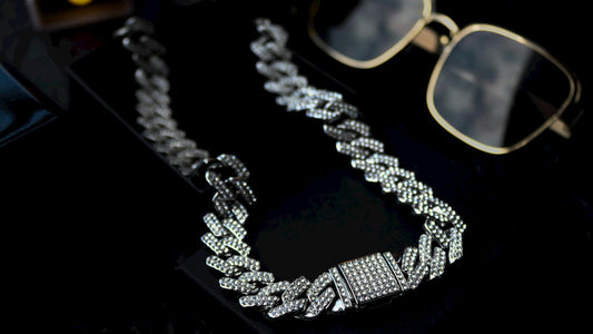 The Ultimate Guide to Statement Jewelry Gifts