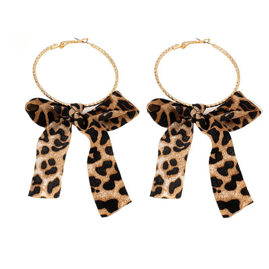 Planderful Vienna Verve Earrings – Elegant Metal Circle Bow Design