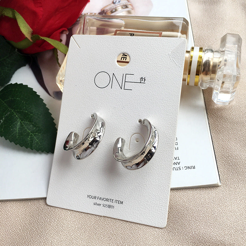 Chic South Korean Geometric C-Shaped Alloy Earrings with Retro Vibes