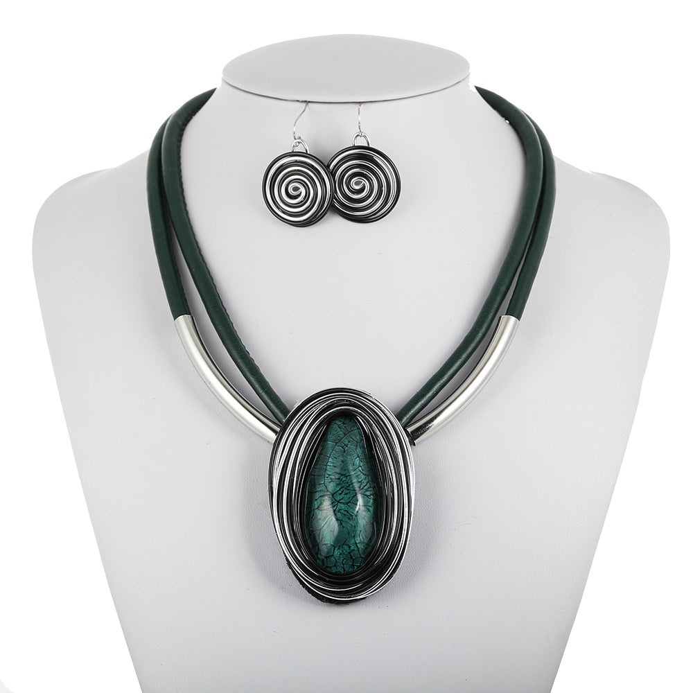 Bold Resin Pendant Necklace with European and American Flair - Stylish Amazon Jewelry with Aluminum Pendant