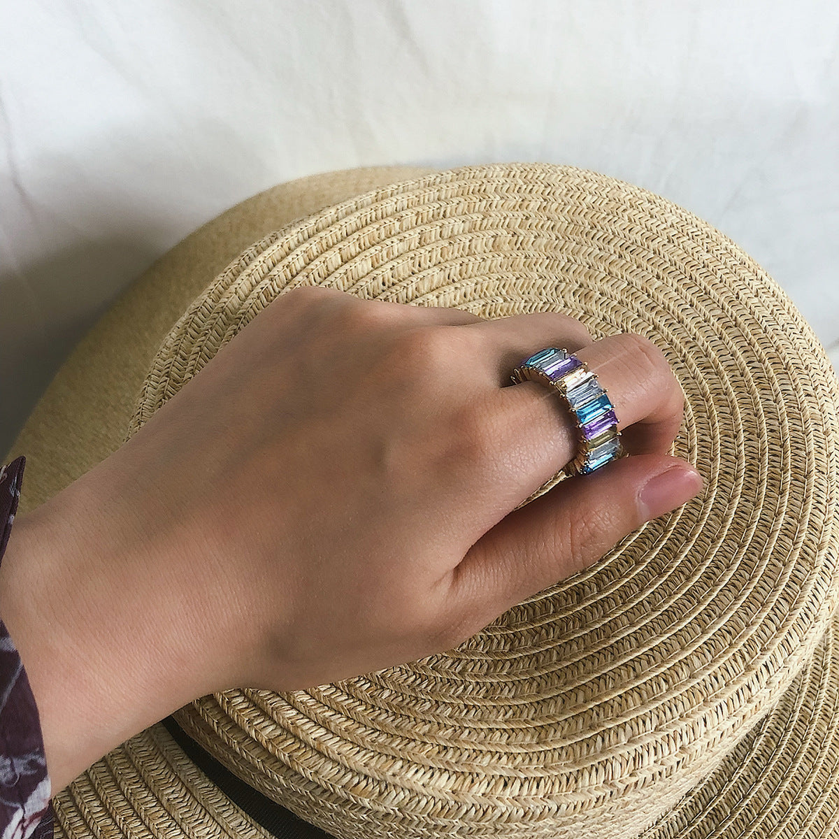 Colorful Geometric Zircon Ring - Stylish Acrylic Hand Ornament for Women