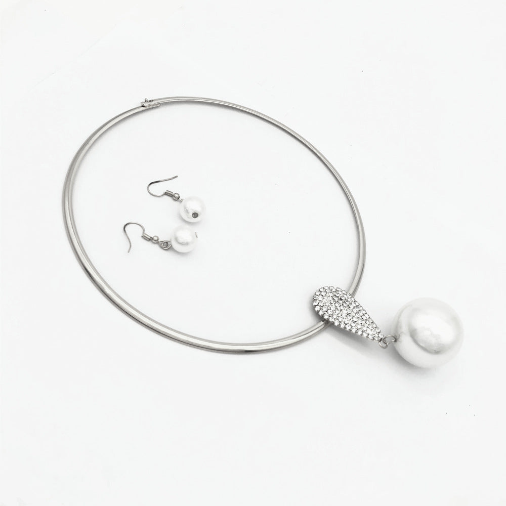 Women's Necklace Collection: Exquisite European and American Diamond-Inlaid Choker with Pearl Pendants