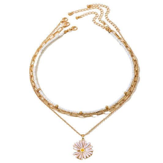 Planderful Vienna Verve Necklace – Fashionable Beaded Daisy Pendant