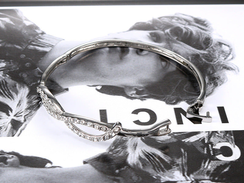 Stylish 8-Shaped Zircon Bracelet for Girls – Simple Stainless Steel Jewelry from Planderful