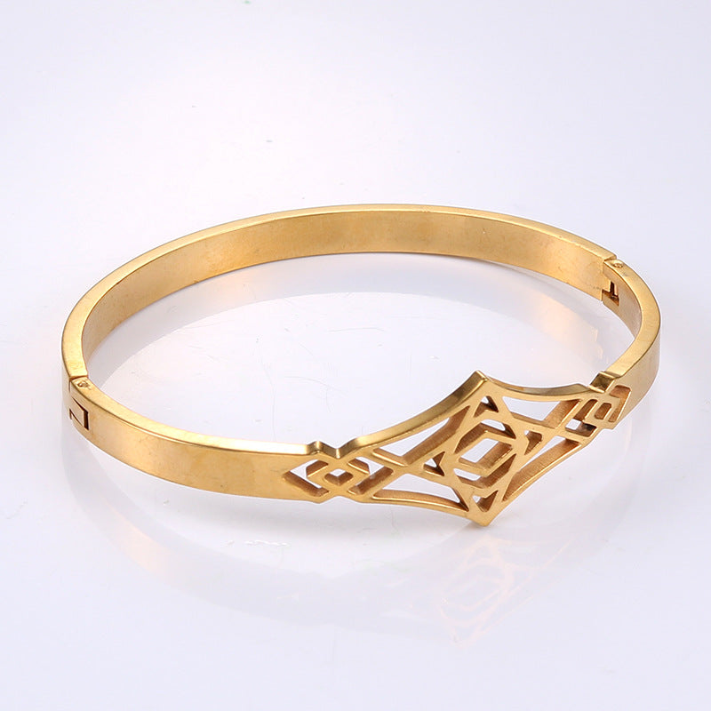 Trendy Minimalist Titanium Steel Bracelet with Concentric Knot Design for Women