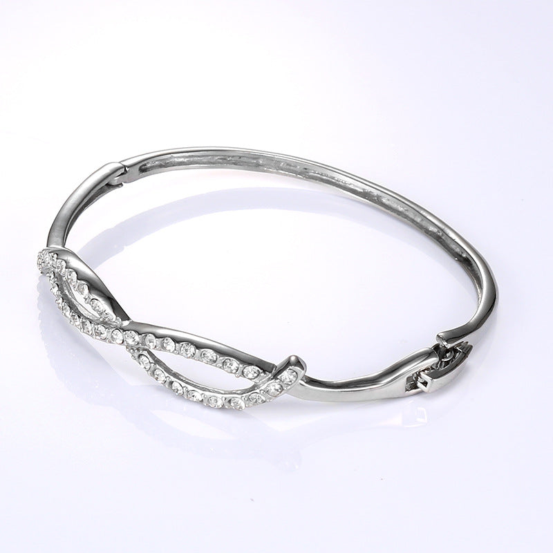 Stylish 8-Shaped Zircon Bracelet for Girls – Simple Stainless Steel Jewelry from Planderful