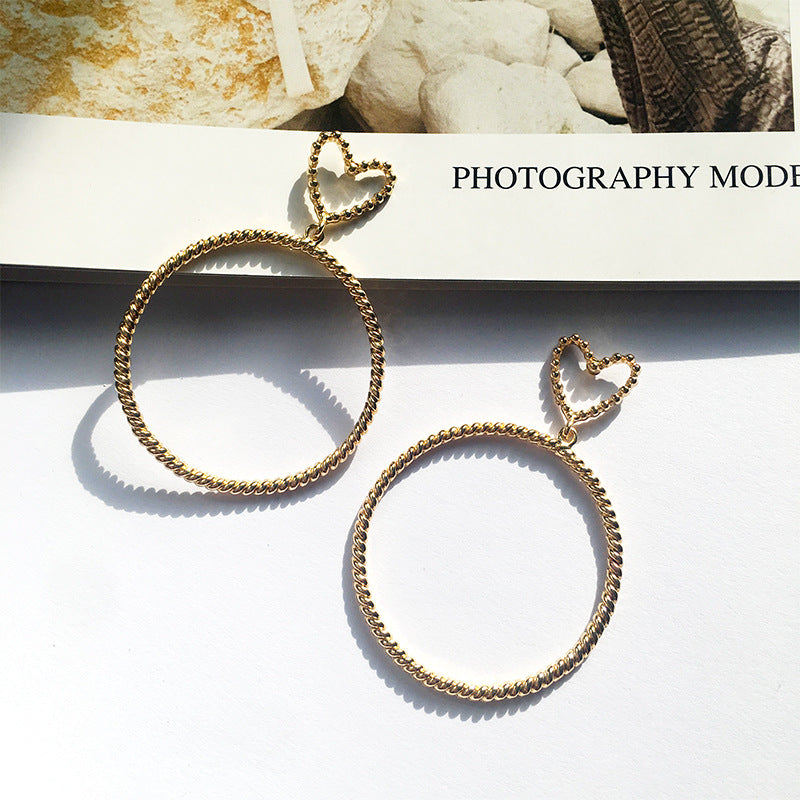European and American Love Earrings - Elegant Alloy Peach Heart Circles Geometric Design
