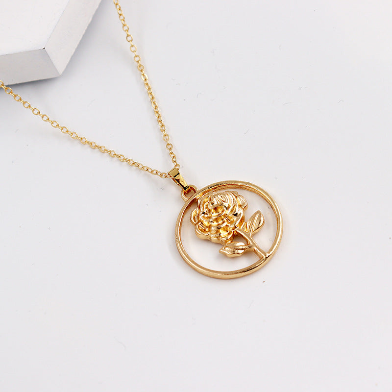 Fashion-forward Alloy Necklace with Elegant Design and Chic Collarbone Chain