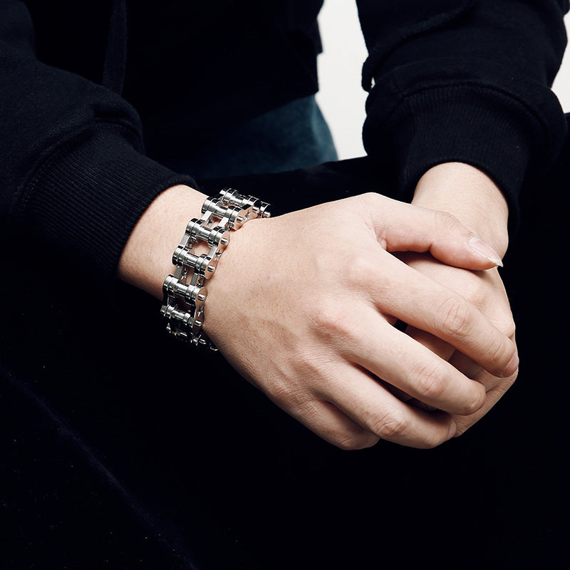 Men's Personalized Titanium Steel Star Bracelet - Rock Bike Chain Design