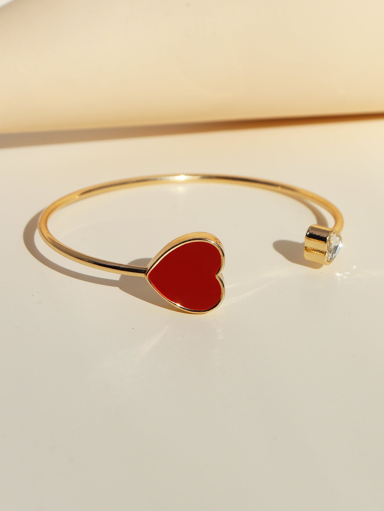 European and American Wholesale Red Heart Bracelets Collection, Exquisite Jewelry Factory Offering Vienna Verve Bracelets