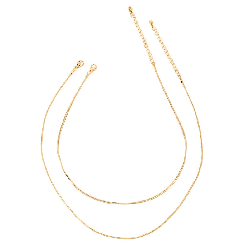 Chic Minimalist Women's Necklace Set with a Touch of Elegance