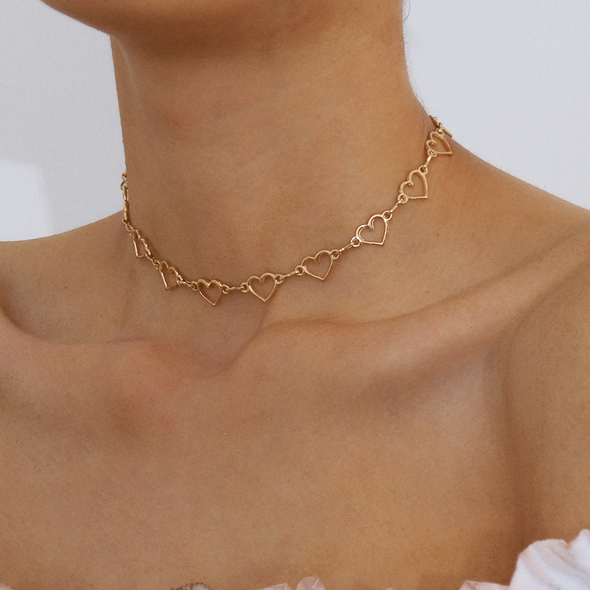 Stylish Heart-shaped Chain Necklace for Women from Vienna Verve Collection