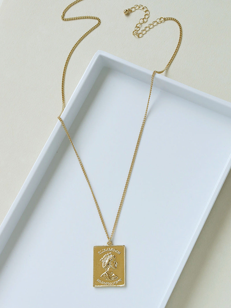 Exaggerated Retro Fashion Queen Gold Coin Necklace - Vienna Verve Collection