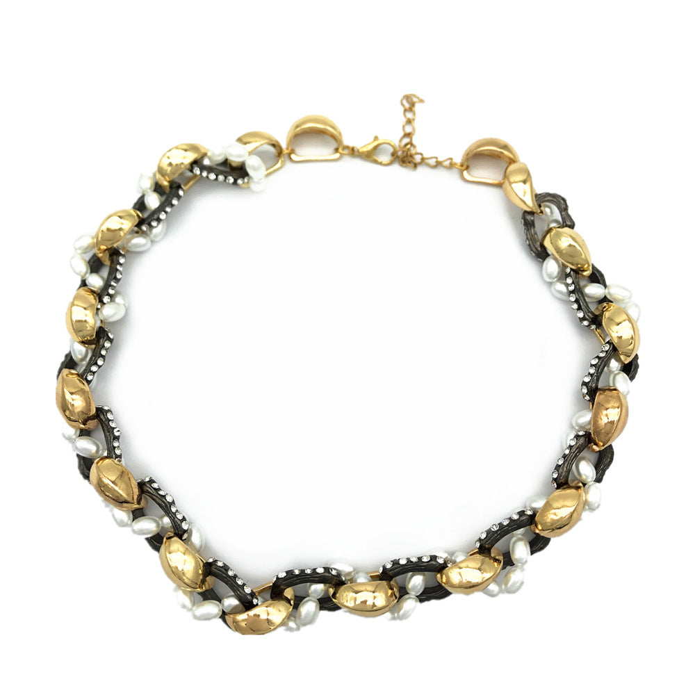 Exquisite Pearl Shell Woven Necklace in Ethnic Style