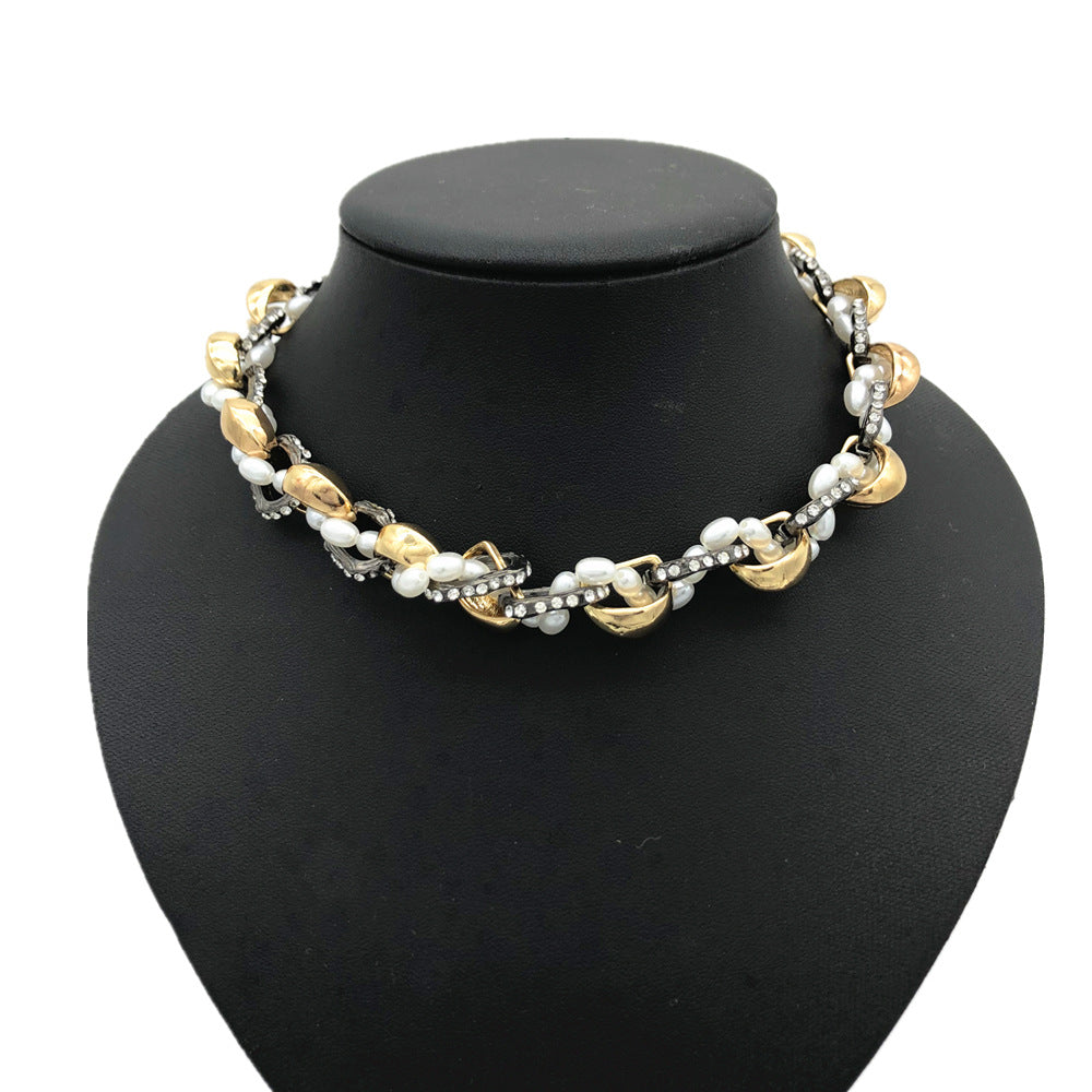 Exquisite Pearl Shell Woven Necklace in Ethnic Style