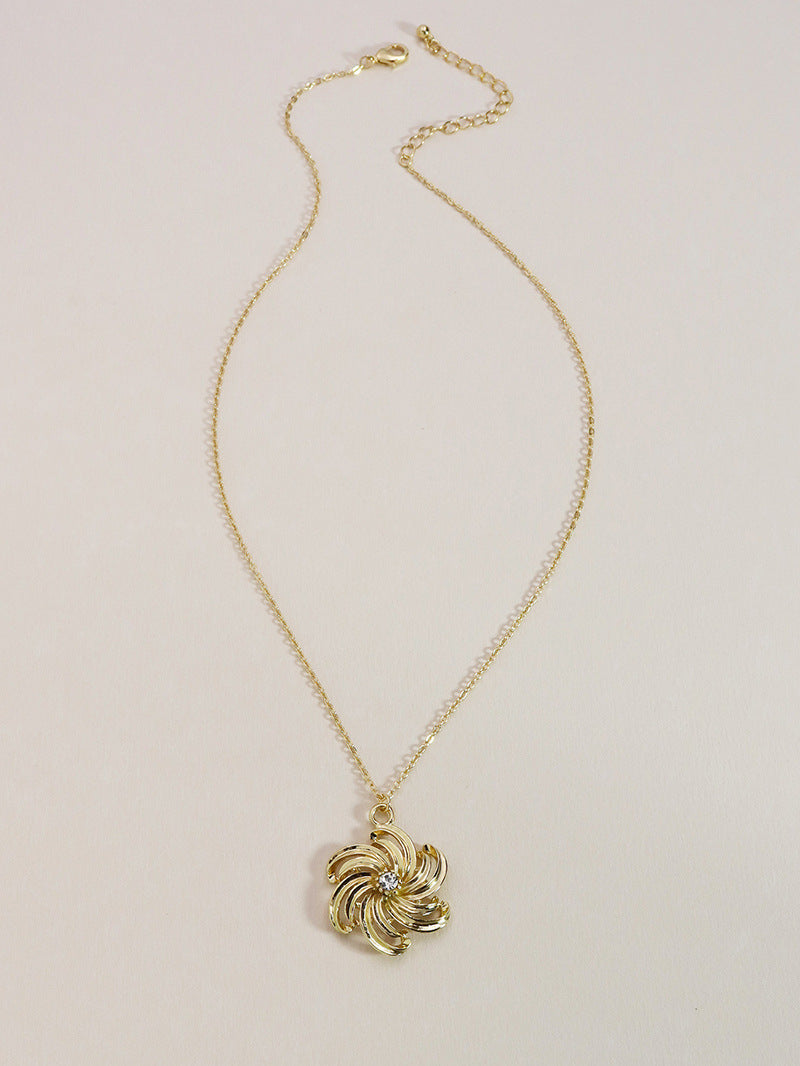 Alloy Floral Wholesale Necklace with Cross-Border Charm