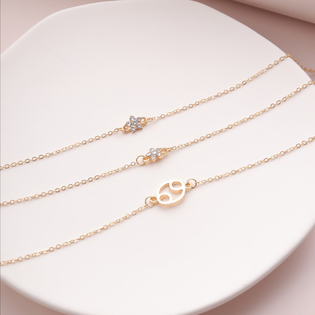 Planderful Geometric Hollow Round Necklace For Women With Star Inlay Elegant Minimalist Statement Jewelry