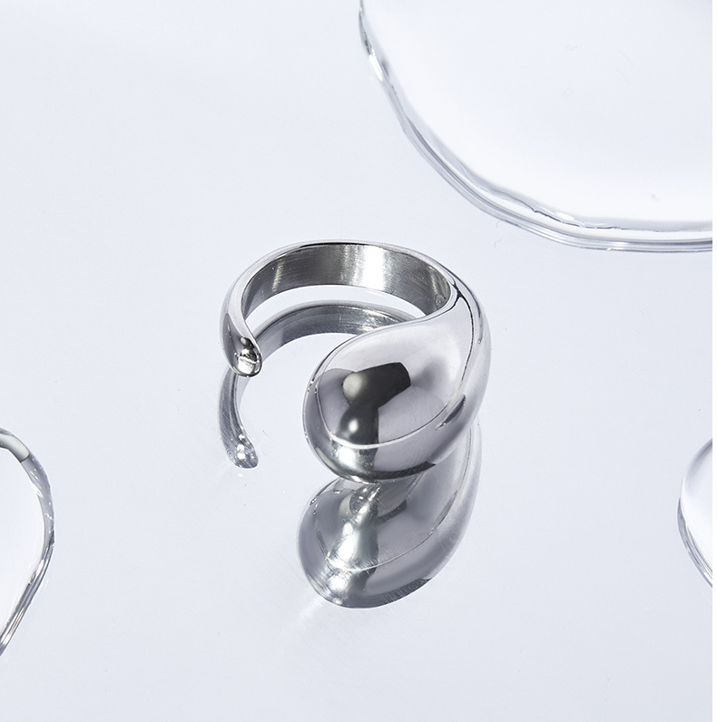 Extravagant 18K Gold Plated Water Dripper Ring for Women