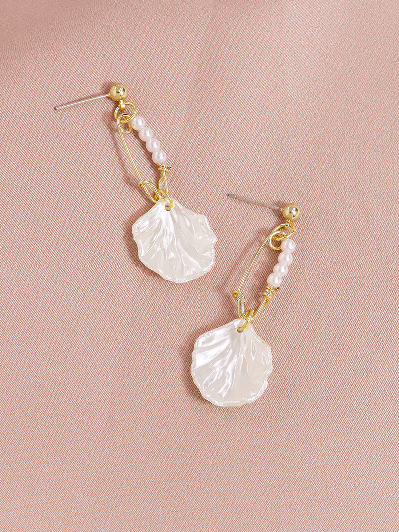 Baroque Pearl Stud Earrings with Cute Paper Clip Design