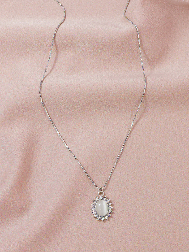 Trendy Necklace Set: Stylish Pendant Necklaces, Wholesale Asian Neckwear