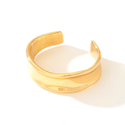 Planderful Vienna Verve Bracelet – Fashionable Metal Texture Design