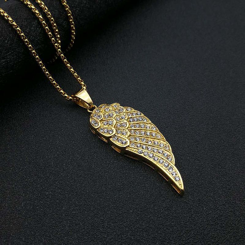 Zircon Necklace – Elegant Angel Wings Pendant