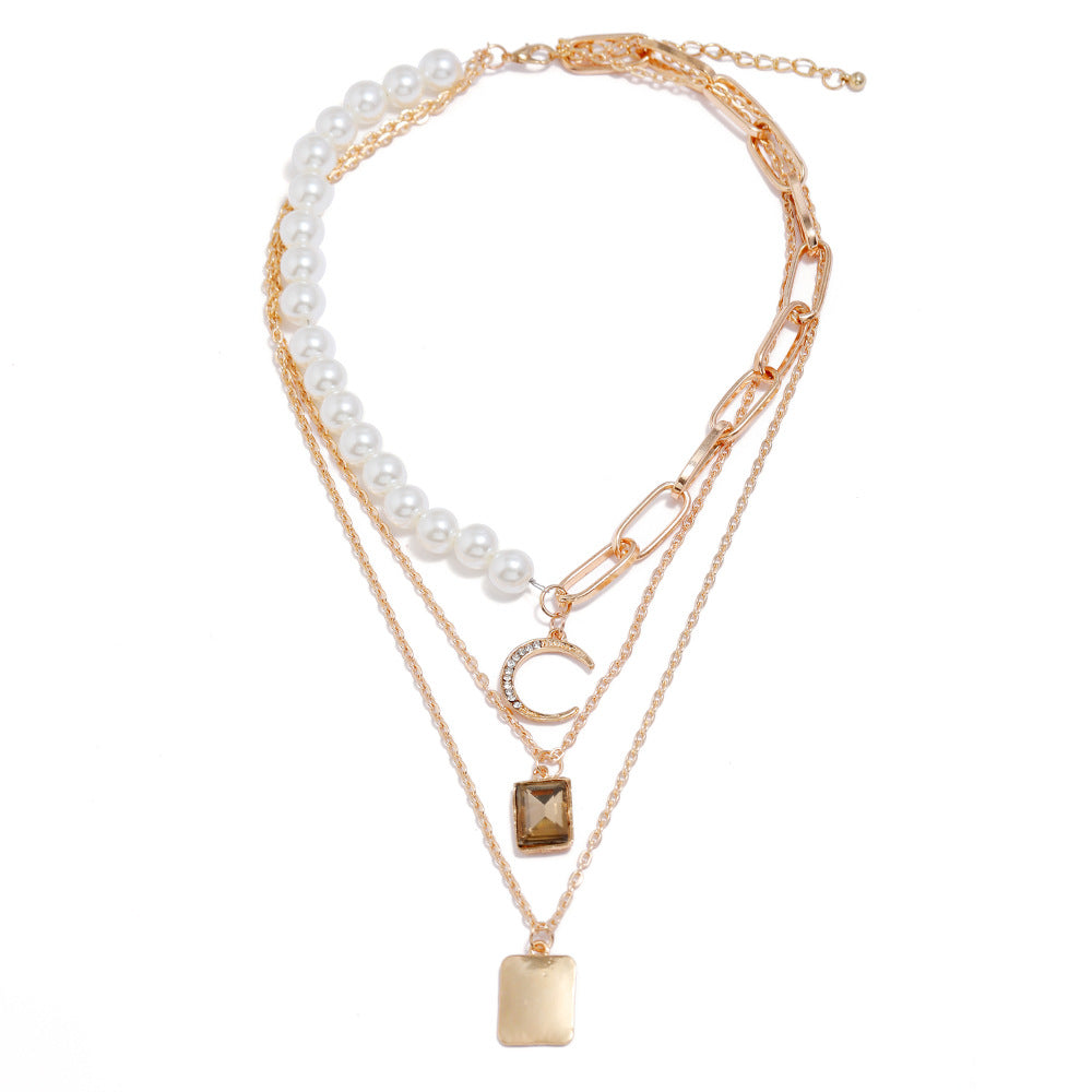 Popular Minimalist Crescent Pendant Necklace with Micro Inlaid Three Times, Internet Famous Design