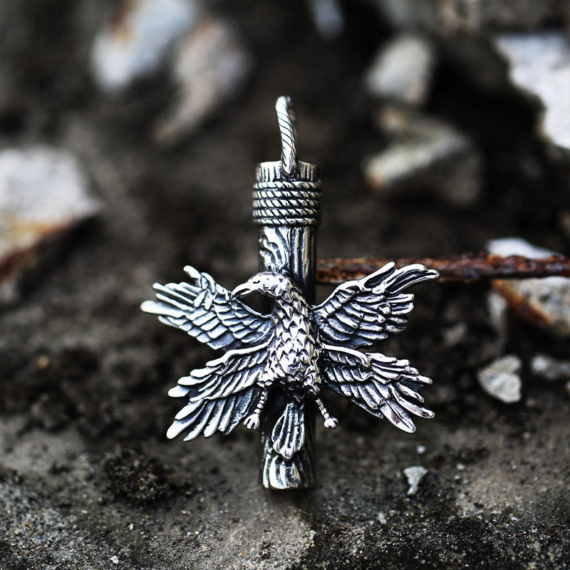 Retro Titanium Steel Eagle Pendant for Men - Hip-Hop Style Personalized Animal Jewelry