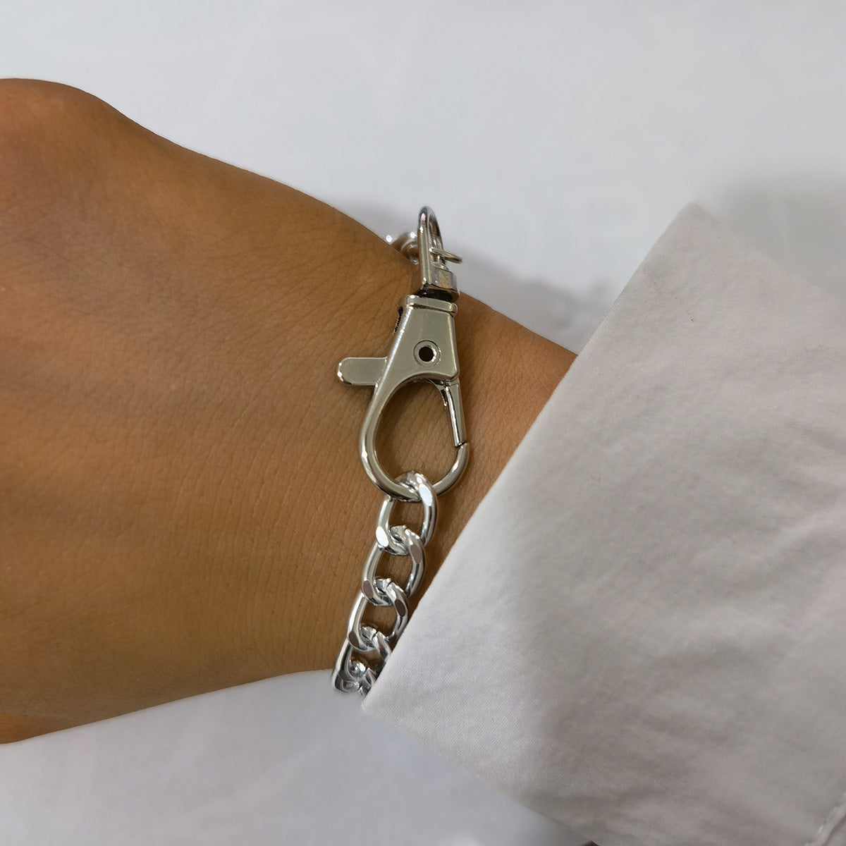 Planderful Vienna Verve Geometric Thick Chain Bracelet For Modern Fashion Lovers And Everyday Wear
