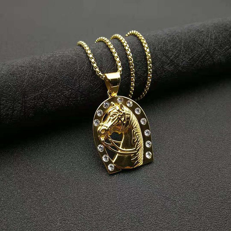 Planderful Bold Hip Hop Jewelry Necklace Color-Preserving Gold-Plated Zircon Horse Head Pendant For Urban Fashion Lovers