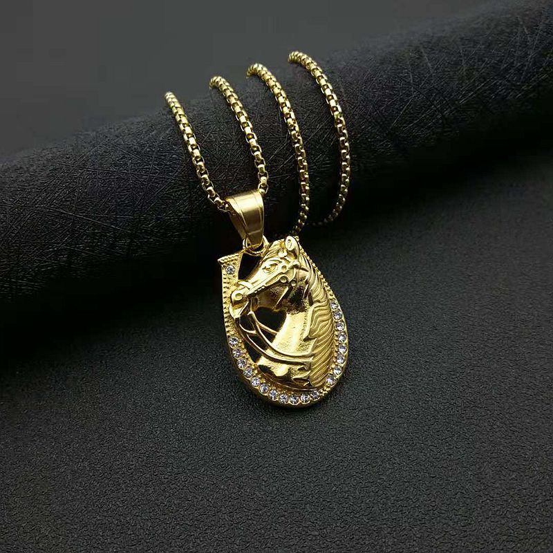 Planderful Bold Hip Hop Jewelry Necklace Color-Preserving Gold-Plated Zircon Horse Head Pendant For Urban Fashion Lovers