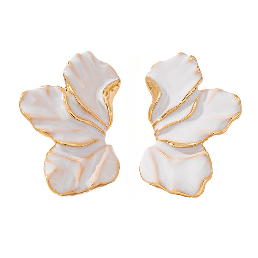 Planderful Vienna Verve Earrings – Fashionable Metal Maple Leaf Design