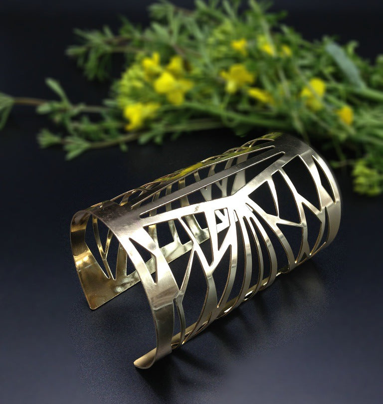 Exaggerated Geometric Hollow Bracelets for the Fashion-Forward Woman