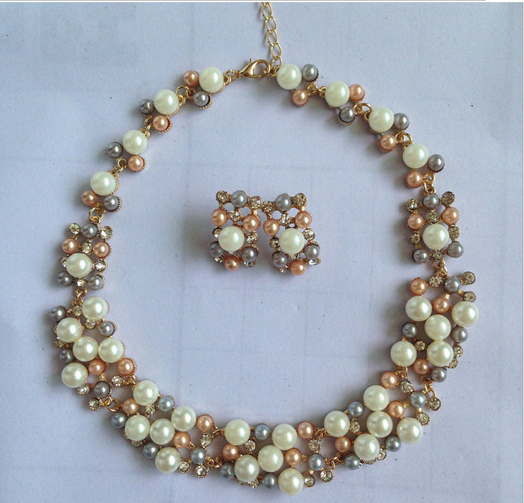 European and American Fashion Imitation Pearl Necklace and Earrings Set - Luxe Collarbone Chain Essentials for Shipping