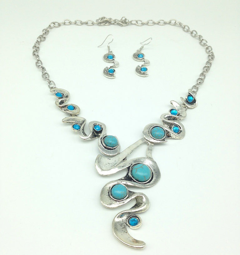 Boho Chic Turquoise Necklace Earrings Set - Planderful Savanna Rhythms