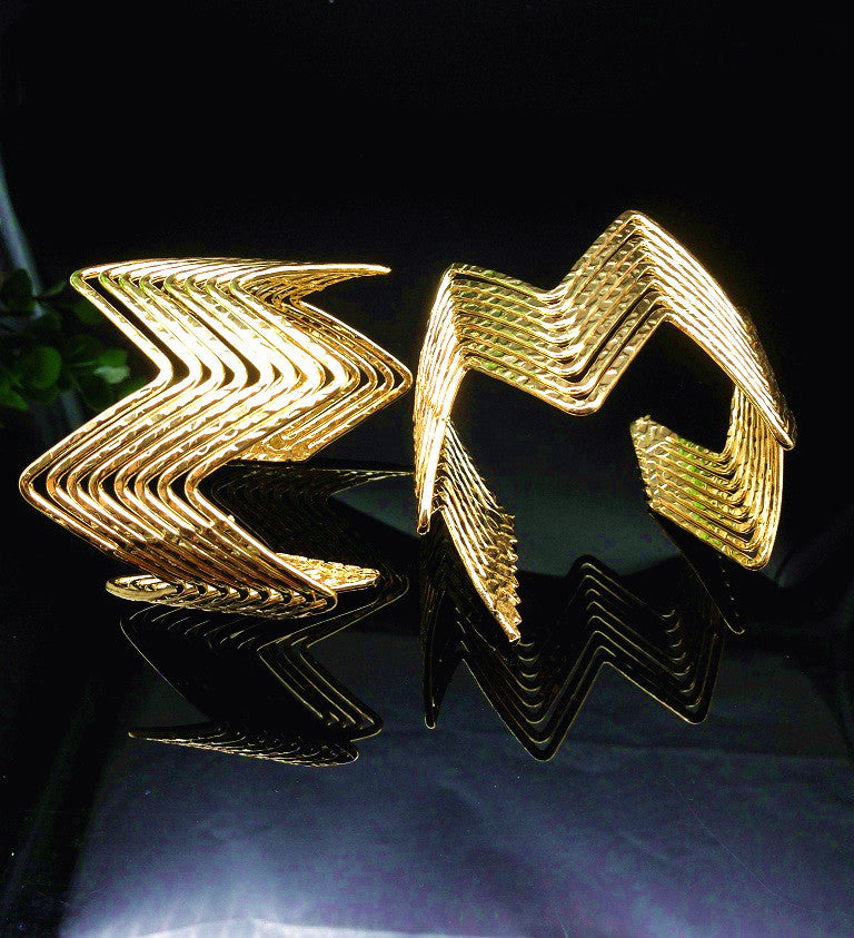 Dazzling Alloy Cone Bracelet - Vienna Verve Collection