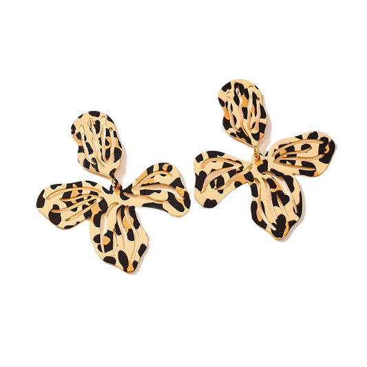 Planderful Vienna Verve Earrings – Fashionable Metal Hollow Leaf Design