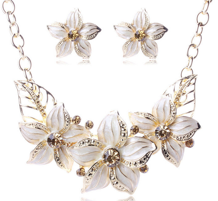 Glamorous Blooms Statement Necklace Set