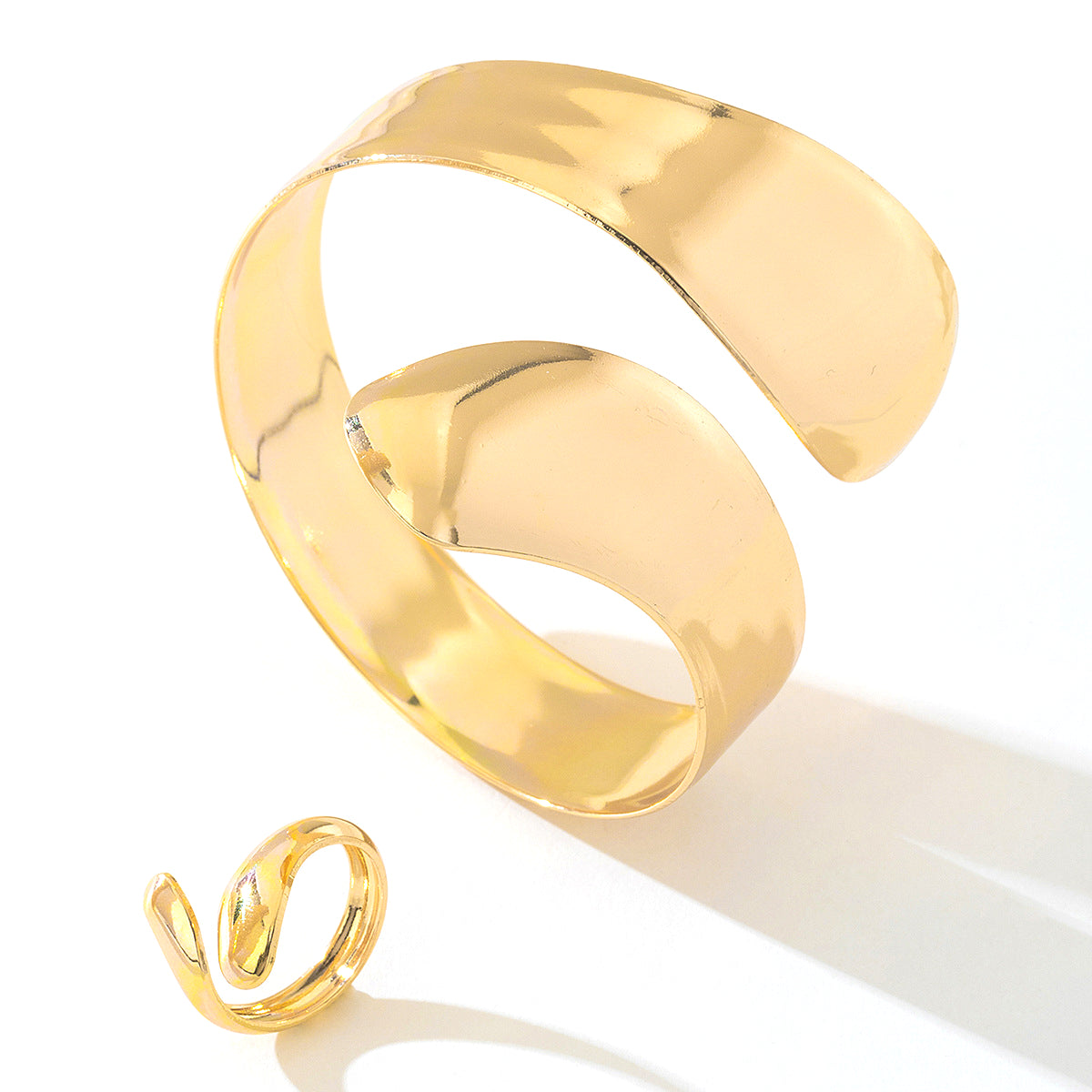 Planderful Vienna Verve Jewelry Set Chic Ring Bracelet Duo