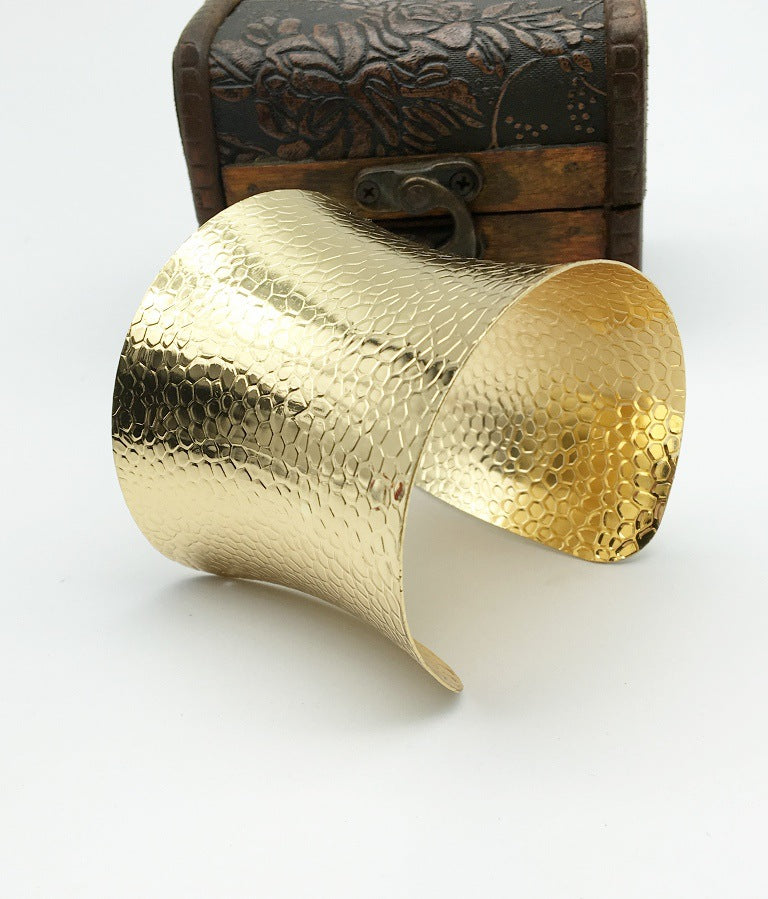 Elegant Vienna Verve Alloy Bracelet with Unique Napkin Buckle Detail