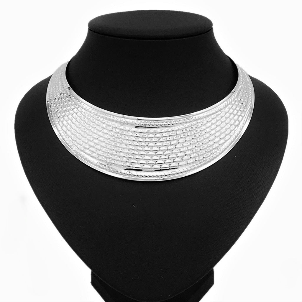 Exaggerated Metal Collar Necklace with Embossed Crescent Design - Nightclub Statement Piece